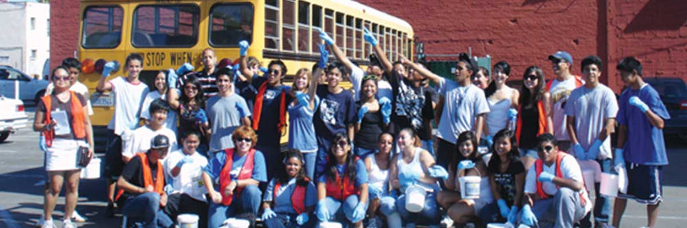 Graffiti and Spray Paint Removal Volunteers