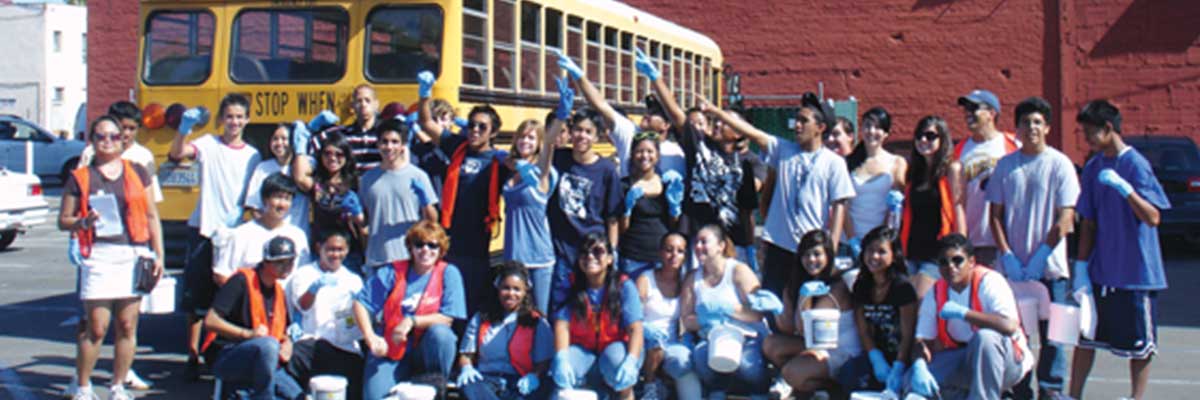 Graffiti and Spray Paint Removal Volunteers