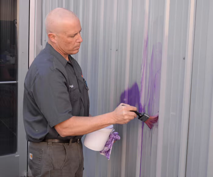 
Easy brush-on/wipe-off cleaning application.