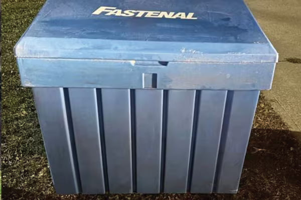 
Graffiti Removed from Trash Can Bin